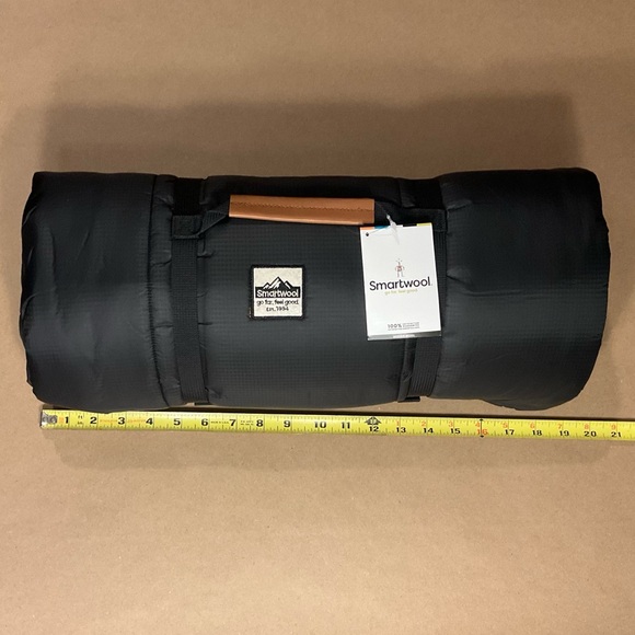 New Smartwool Wool + Polyester Blanket - Picture 4 of 11